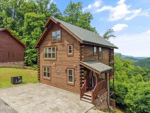 2803 White Oak Ridge Ln, Sevierville, TN 37862