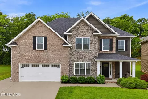 8529 Creek Valley Ln, Knoxville, TN 37931