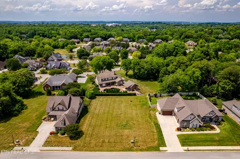 509 Karch Dr, Maryville, TN 37803