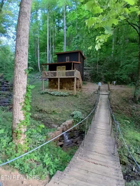 469 Brownlo Rd, Sneedville, TN 37869