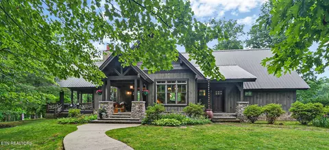 402 Charit Tr, Jamestown, TN 38556