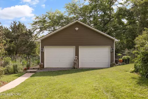 Exterior - 354 Shields Crossing Dr, Bean Station, TN 37708 photo 8 of 11