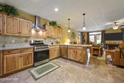 Kitchen - 354 Shields Crossing Dr, Bean Station, TN 37708 photo 6 of 7