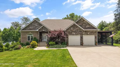 354 Shields Crossing Dr, Bean Station, TN 37708