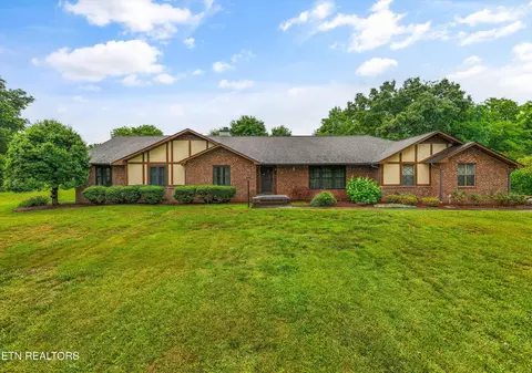 944 S Briarcliff Cir, Maryville, TN 37803