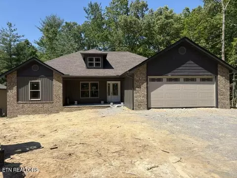 446 Beachwood Dr, Crossville, TN 38558