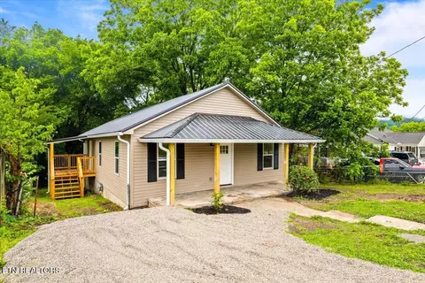 818 S Cumberland Ave, La Follette, TN 37766