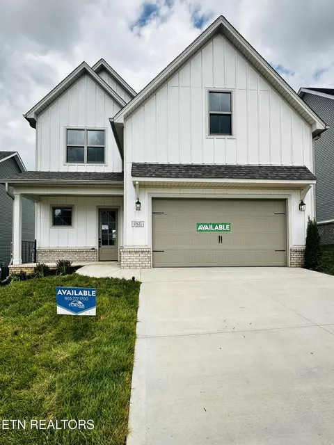 11521 Olympic Valley Dr, Knoxville, TN 37932