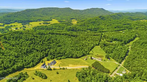 220 Three Point Rd, Vonore, TN 37885