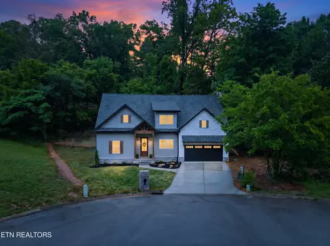8545 Knoll Pines Ln, Powell, TN 37849