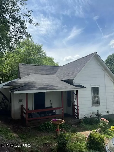 2401 Jones St, Knoxville, TN 37920