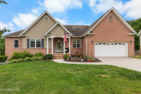 8111 Campbells Point Rd, Corryton, TN 37721