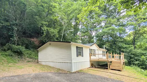 1347 Gnatty Branch Rd, Sevierville, TN 37876