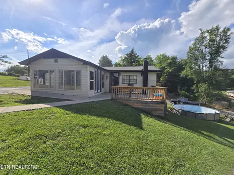 196 Cedar Ln, New Tazewell, TN 37825