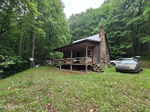 5866 Aj Osborne Hwy, Blackwater, VA 24221