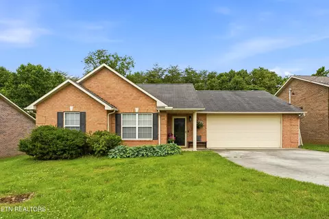 6755 Puritan Ln, Corryton, TN 37721