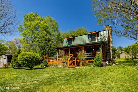 2438 Autumn Dr, Maryville, TN 37804