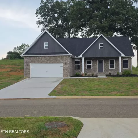 217 Mossy Rock Rd, Clinton, TN 37716