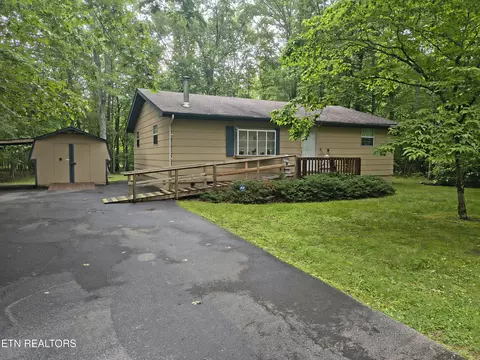 4007 Kato Dr, Crossville, TN 38572