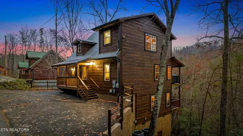 1828 Beach, Sevierville, TN 37876