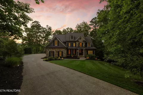 2533 Woodland Reserve Ln, Knoxville, TN 37919