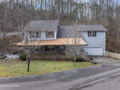 527 Hawks Tr, Gatlinburg, TN 37738