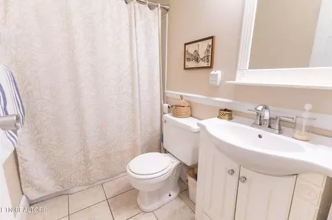 Bath - 413 S 26th St, Middlesboro, KY 40965 photo 1 of 2