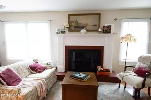 Living - 413 S 26th St, Middlesboro, KY 40965 photo 1 of 1