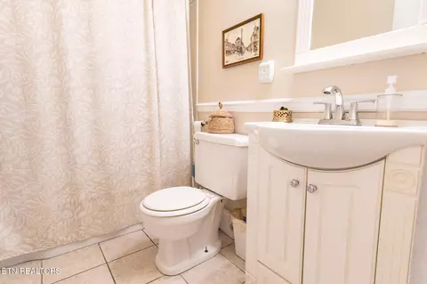 Bath - 413 S 26th St, Middlesboro, KY 40965 photo 2 of 2