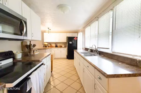 Kitchen - 413 S 26th St, Middlesboro, KY 40965 photo 1 of 4