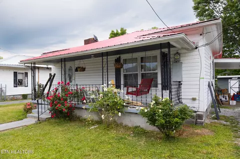 Exterior - 413 S 26th St, Middlesboro, KY 40965 photo 1 of 2