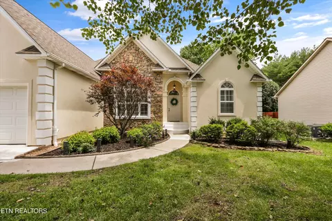2369 Conners Creek Cir, Knoxville, TN 37932