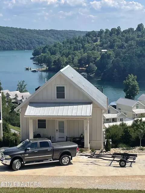 134 E Harbor View Ln #B, La Follette, TN 37766
