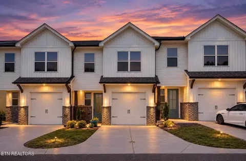 315 Harper Village Way, Lenoir City, TN 37771