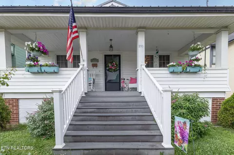 210 Walden Ave, Harriman, TN 37748
