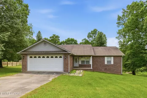449 Grace Hill Dr, Crossville, TN 38571