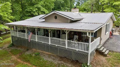 261 Rain Valley Rd, La Follette, TN 37766