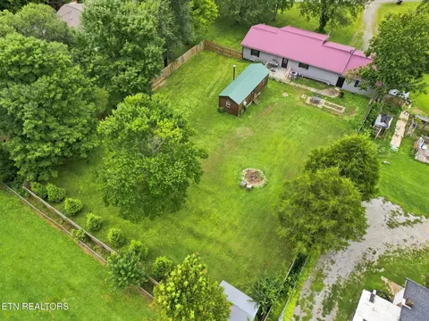 151 Pond Rd, Oliver Springs, TN 37840