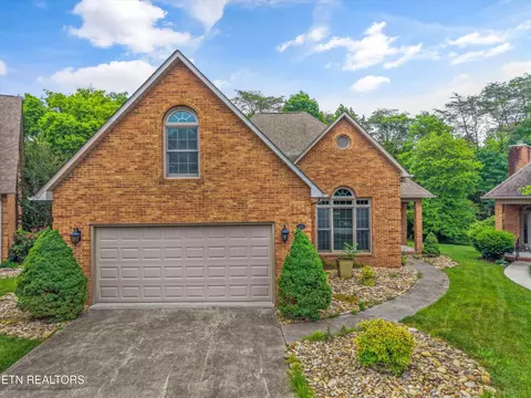 104 Emory Ln, Oak Ridge, TN 37830