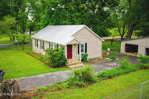 408 Amerine Rd, Maryville, TN 37804