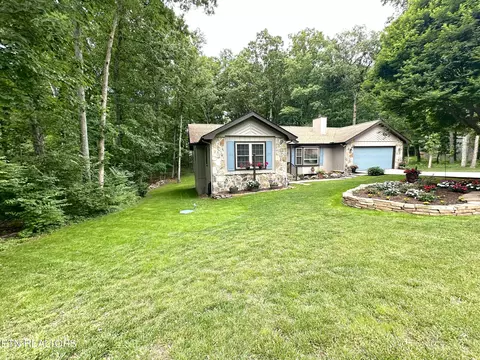 134 Lakeside Dr, Crossville, TN 38558