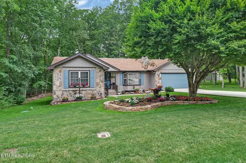 134 Lakeside Dr, Crossville, TN 38558