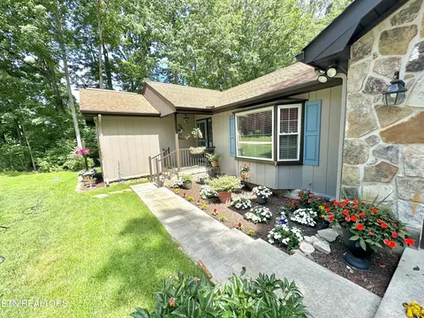 134 Lakeside Dr, Crossville, TN 38558