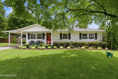 9220 SW Guyot Dr, Knoxville, TN 37922