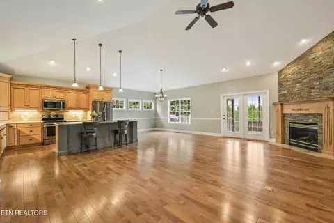 145 Nunyu Tr, Vonore, TN 37885
