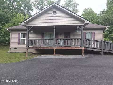 416 Forrest Springs Dr, Gatlinburg, TN 37738