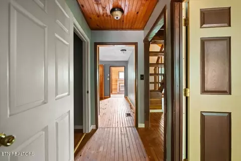 Entry Way - 578 Fox Branch Rd, Clairfield, TN 37715 photo 2 of 9