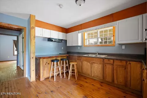 Entry Way - 578 Fox Branch Rd, Clairfield, TN 37715 photo 4 of 9