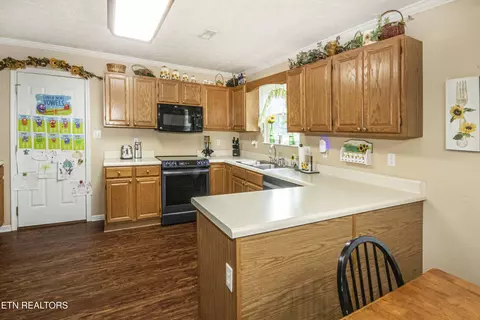 Kitchen - 198 Nicely Tr, Powell, TN 37849 photo 1 of 4