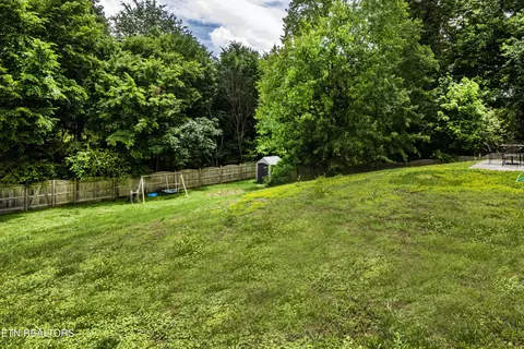 Exterior - 198 Nicely Tr, Powell, TN 37849 photo 4 of 7